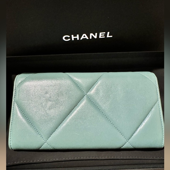 Chanel Lambskin Quilted Wallet - Picture 2 of 5